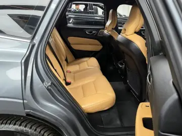 2020 Volvo XC60 с пробегом 106 414 км