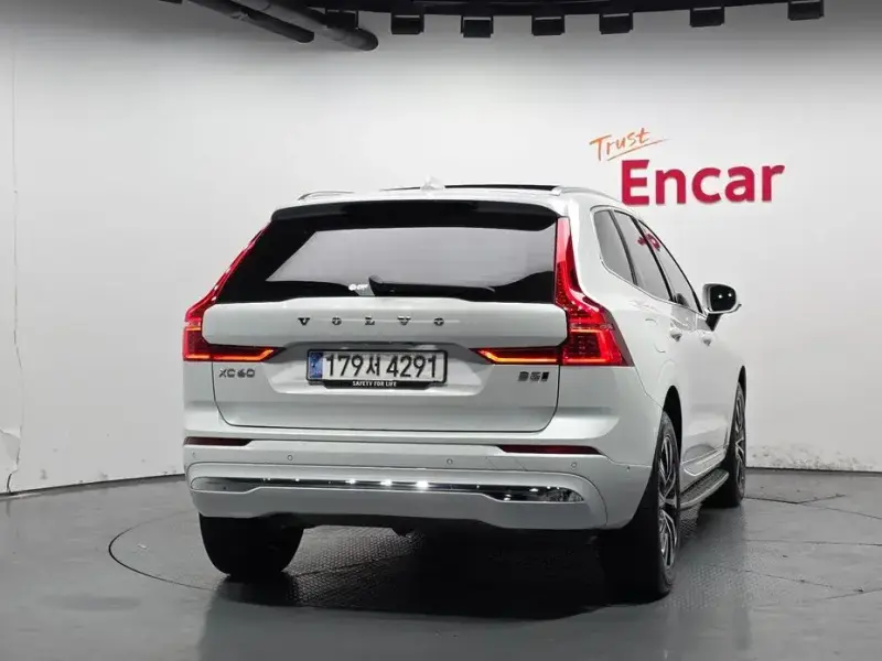 2023 Volvo XC60 с пробегом 41 838 км