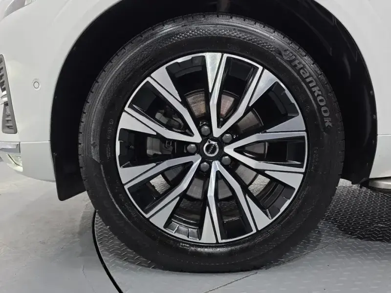 2023 Volvo XC60 с пробегом 41 838 км