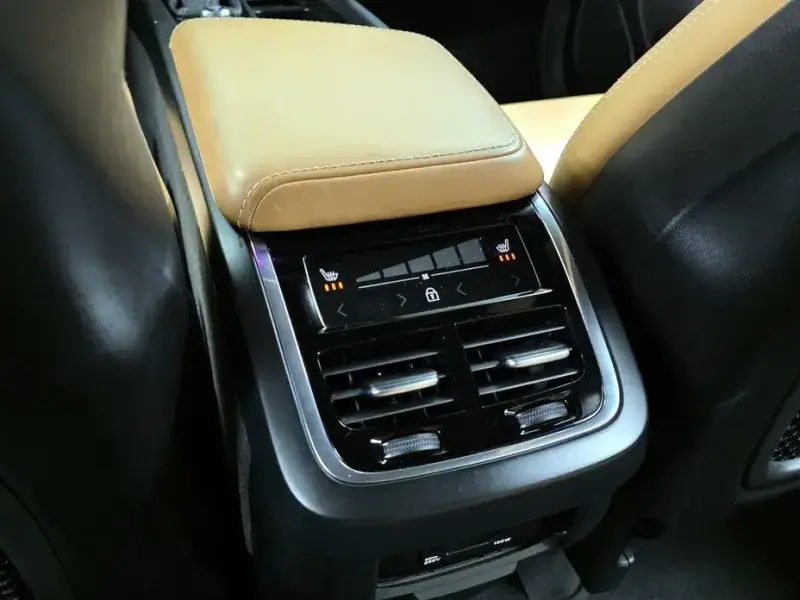 2020 Volvo XC60 с пробегом 106 414 км