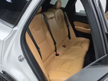 2023 Volvo XC60 с пробегом 41 838 км