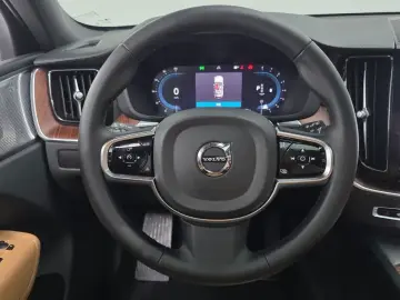 2023 Volvo XC60 с пробегом 41 838 км