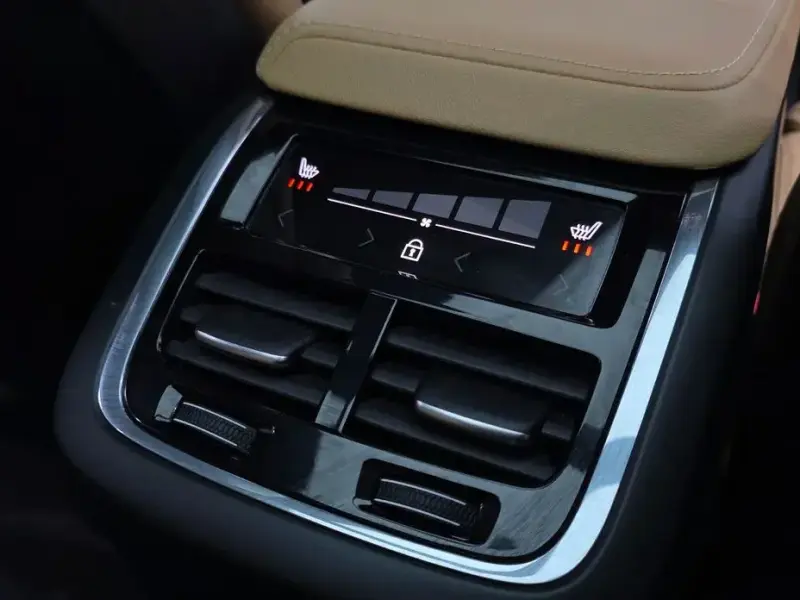 2023 Volvo XC60 с пробегом 41 838 км