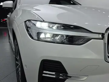 2023 Volvo XC60 с пробегом 41 838 км