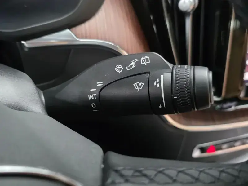 2023 Volvo XC60 с пробегом 41 838 км