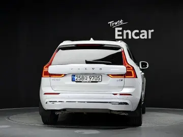 2023 Volvo XC60 с пробегом 35 194 км