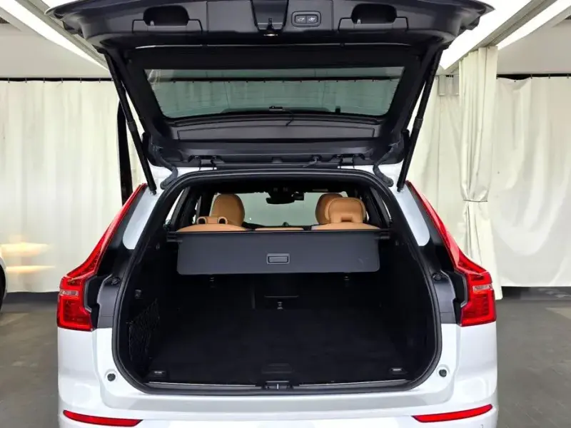 2023 Volvo XC60 с пробегом 17 517 км