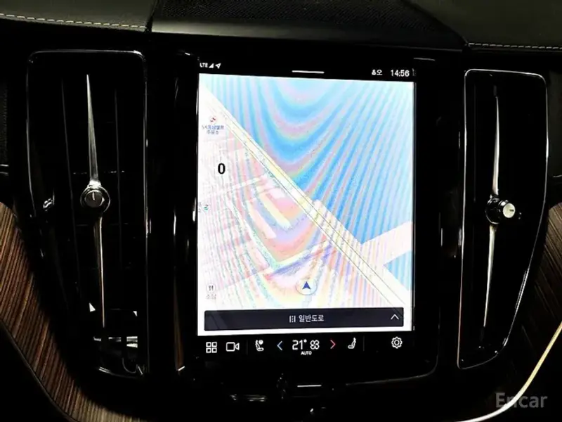 2021 Volvo XC60 с пробегом 47 913 км