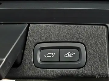 2021 Volvo XC60 с пробегом 47 913 км