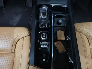 2019 Volvo XC60 с пробегом 86 934 км