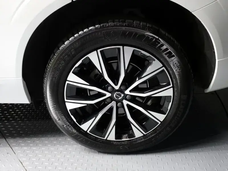 2023 Volvo XC60 с пробегом 38 793 км