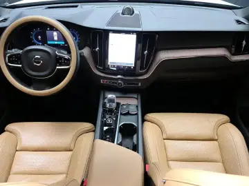 2023 Volvo XC60 с пробегом 38 793 км