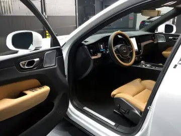 2023 Volvo XC60 с пробегом 38 793 км