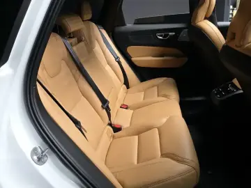 2023 Volvo XC60 с пробегом 38 793 км