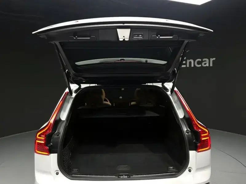 2023 Volvo XC60 с пробегом 38 793 км