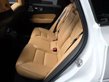 2023 Volvo XC60 с пробегом 38 793 км