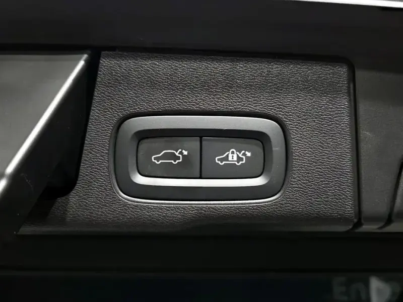 2023 Volvo XC60 с пробегом 38 793 км