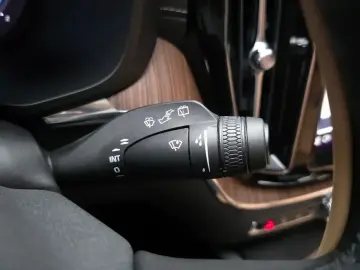 2023 Volvo XC60 с пробегом 38 793 км