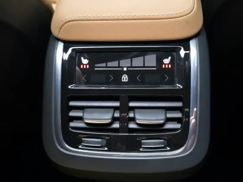 2023 Volvo XC60 с пробегом 38 793 км