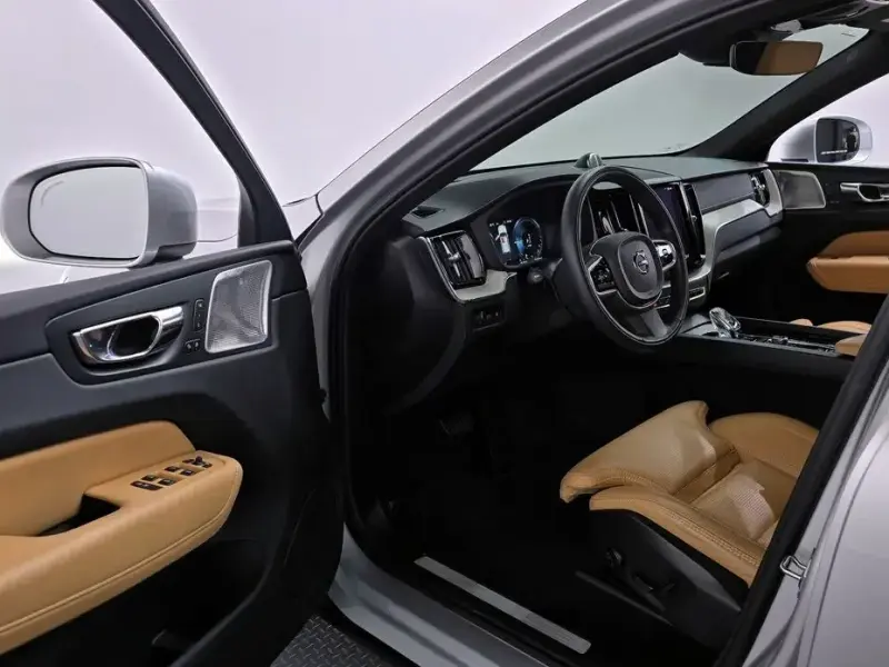 2020 Volvo XC60 с пробегом 39 883 км