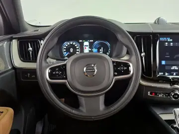 2020 Volvo XC60 с пробегом 39 883 км