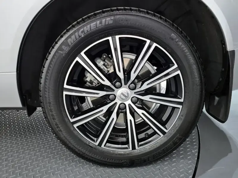 2020 Volvo XC60 с пробегом 39 883 км
