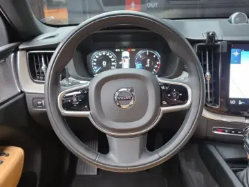 2019 Volvo XC60 с пробегом 90 158 км