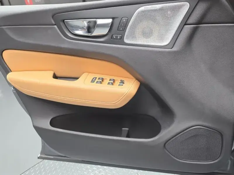 2019 Volvo XC60 с пробегом 90 158 км