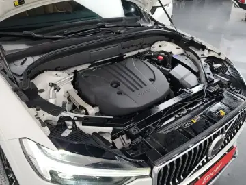 2022 Volvo XC60 с пробегом 41 134 км