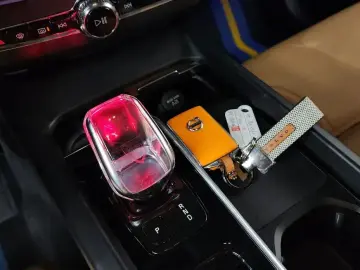 2022 Volvo XC60 с пробегом 41 134 км