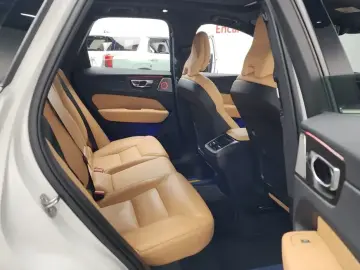 2022 Volvo XC60 с пробегом 41 134 км