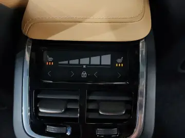 2022 Volvo XC60 с пробегом 41 134 км