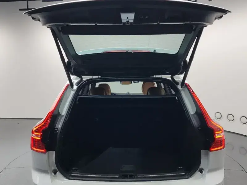 2022 Volvo XC60 с пробегом 41 134 км