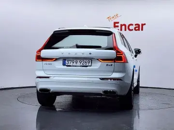 2021 Volvo XC60 с пробегом 86 899 км