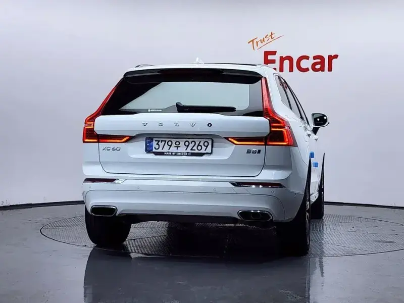 2021 Volvo XC60 с пробегом 86 899 км