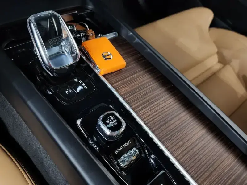 2021 Volvo XC60 с пробегом 86 899 км