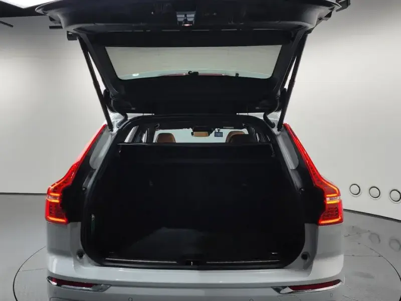 2021 Volvo XC60 с пробегом 86 899 км