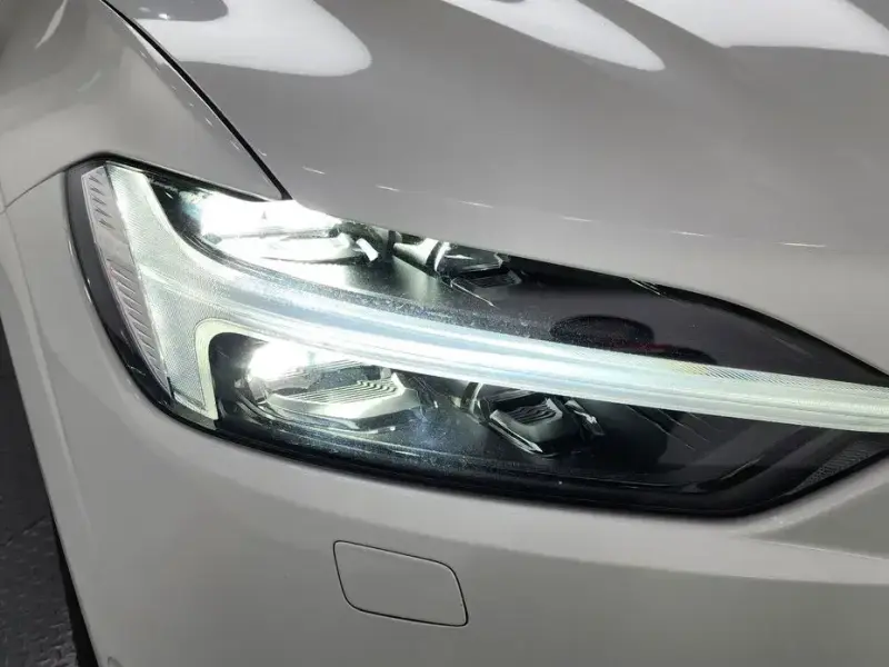 2021 Volvo XC60 с пробегом 86 899 км