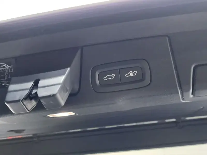 2021 Volvo XC60 с пробегом 86 899 км