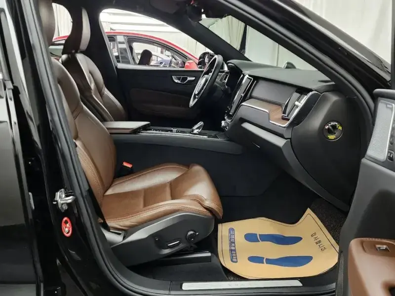 2021 Volvo XC60 с пробегом 95 255 км