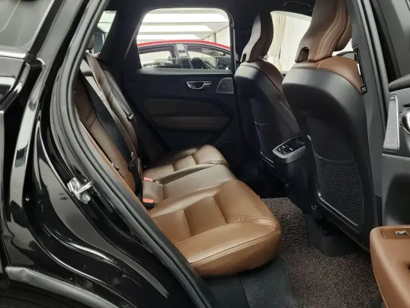 2021 Volvo XC60 с пробегом 95 255 км