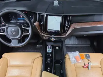 2022 Volvo XC60 с пробегом 53 166 км