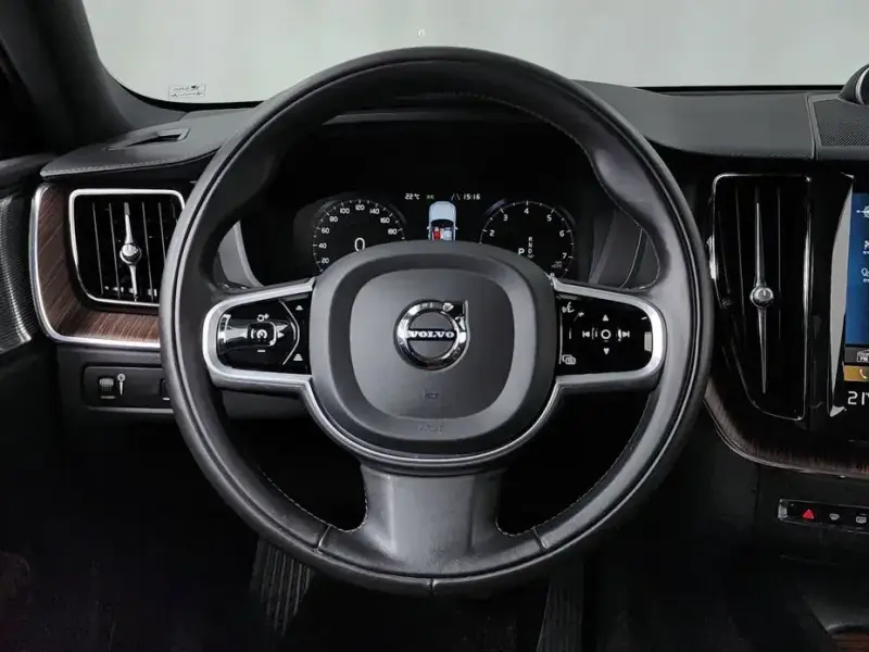 2021 Volvo XC60 с пробегом 95 255 км