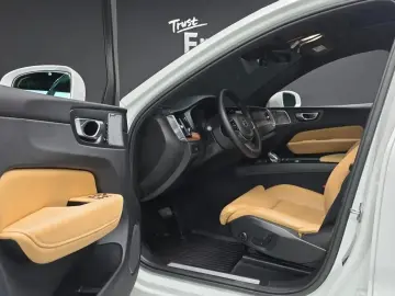 2022 Volvo XC60 с пробегом 53 166 км