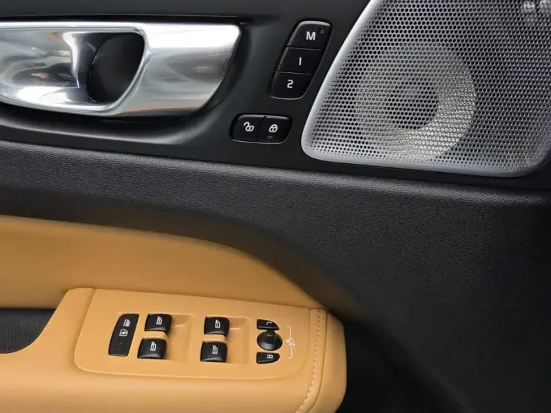 2022 Volvo XC60 с пробегом 53 166 км