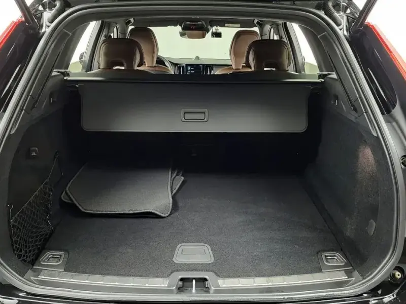 2021 Volvo XC60 с пробегом 95 255 км
