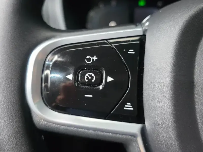 2022 Volvo XC60 с пробегом 53 166 км