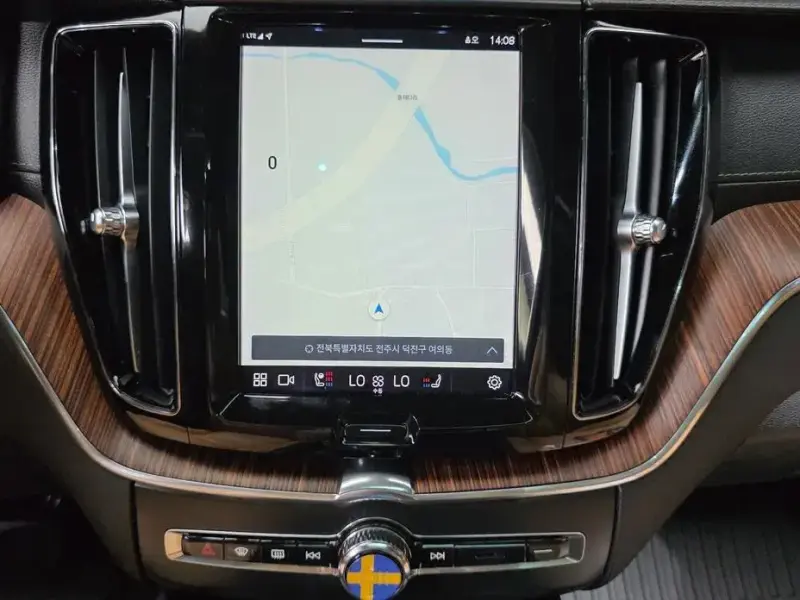 2022 Volvo XC60 с пробегом 53 166 км