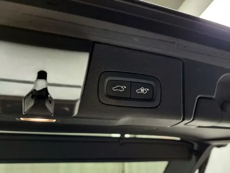 2021 Volvo XC60 с пробегом 95 255 км