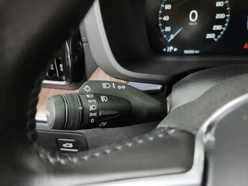 2021 Volvo XC60 с пробегом 95 255 км